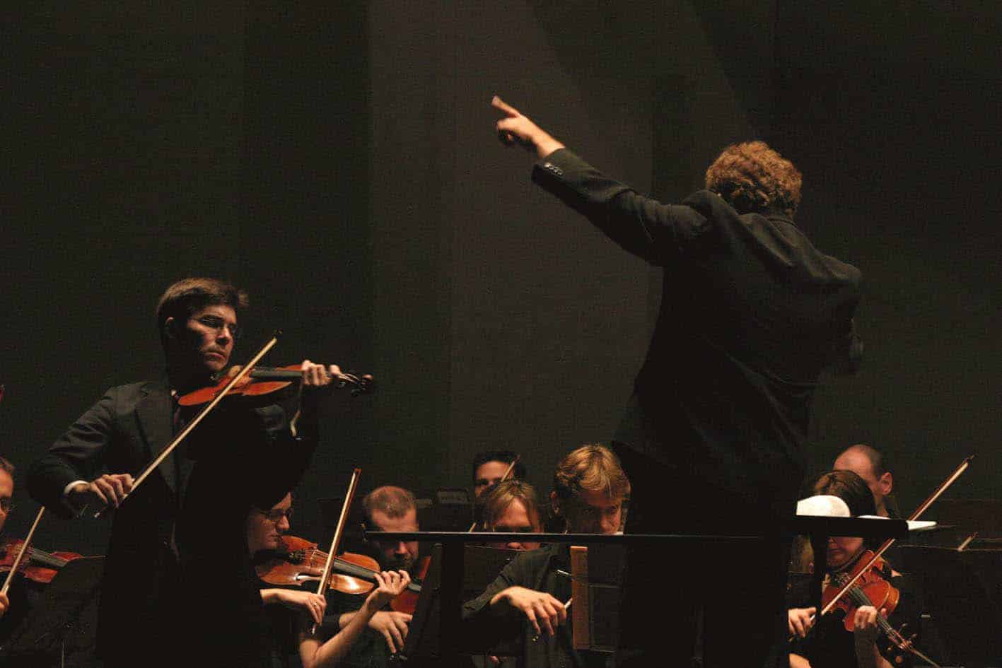 Nathan performing Brahms with Shlomo Mintz